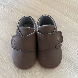 Brown mayoral newborn shoes